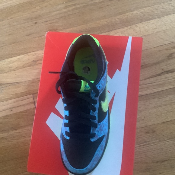 Brand new Nike Dunk 7.5 Women’s 6 boys - Picture 2 of 3